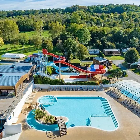 Camping 4 Personnes Proche Plage Et Nature, 5 Etoiles, Piscine, Restaurant *