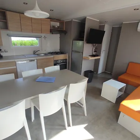 Camping 4 Personnes Proche Plage Et Nature, 5 Etoiles, Piscine, Restaurant Campsite Houlgate