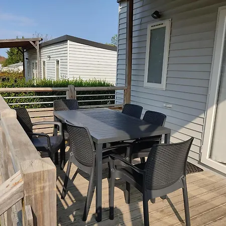 Campsite Camping 4 Personnes Proche Plage Et Nature, 5 Etoiles, Piscine, Restaurant Houlgate