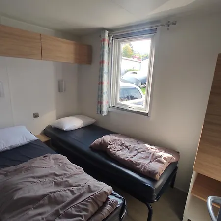 Camping 4 Personnes Proche Plage Et Nature, 5 Etoiles, Piscine, Restaurant