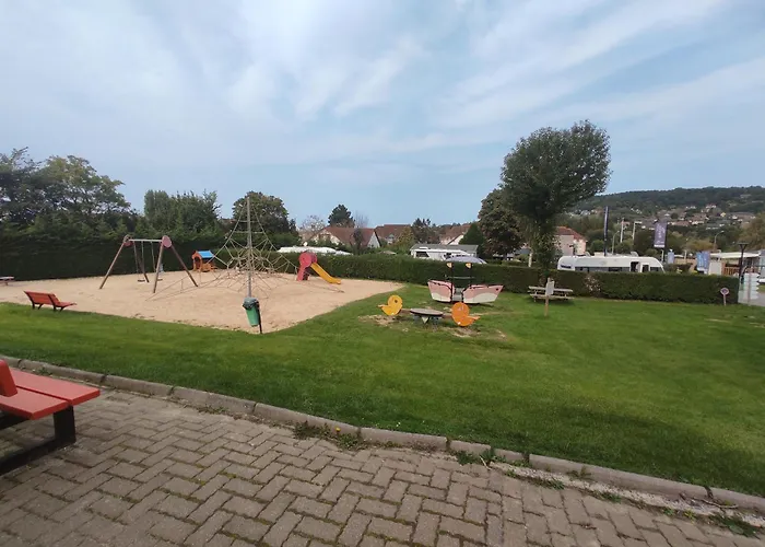 Mobil مكان تخييم